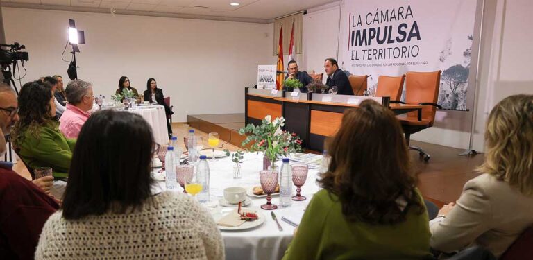 La Cámara de Comercio de Segovia acerca a las empresas de la comarca los retos económicos globales