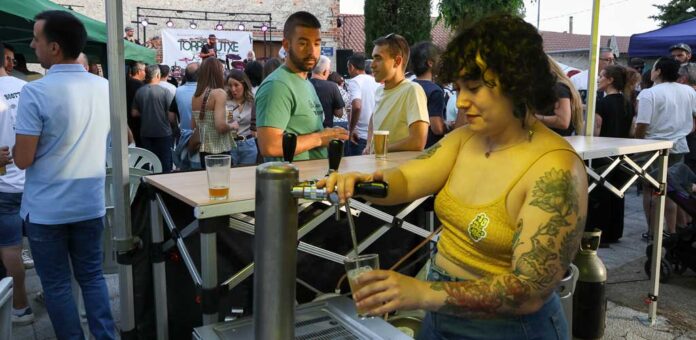 V Feria de la Cerveza Artesana de Torregutiérrez, en 2026. | Foto: Gabriel Gómez |
