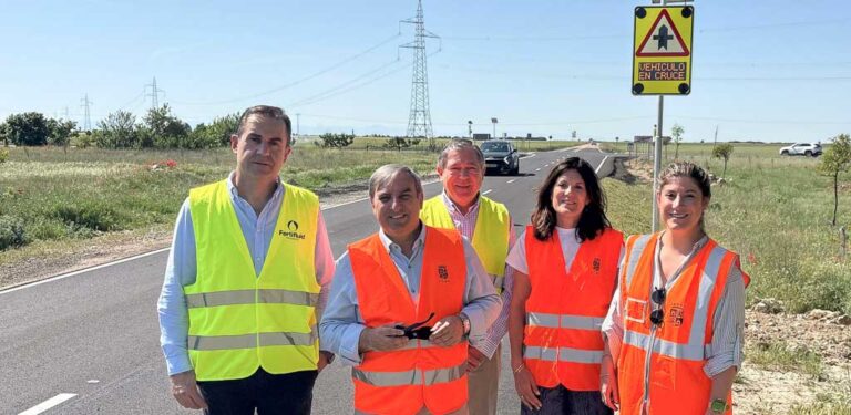 La Junta refuerza la seguridad vial con un cruce inteligente en Cogeces del Monte