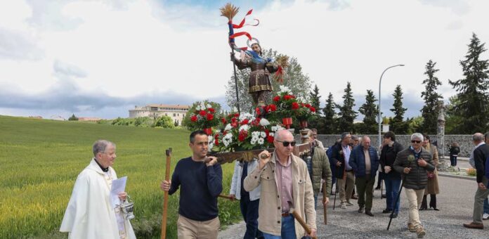 Procesión en Cuéllar en honor a San Isidro en 2026. | Foto: Gabriel Gómez |