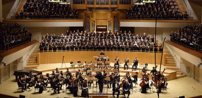 Más de 120 artistas interpretarán mañana Carmina Burana en el patio de Armas del Castillo