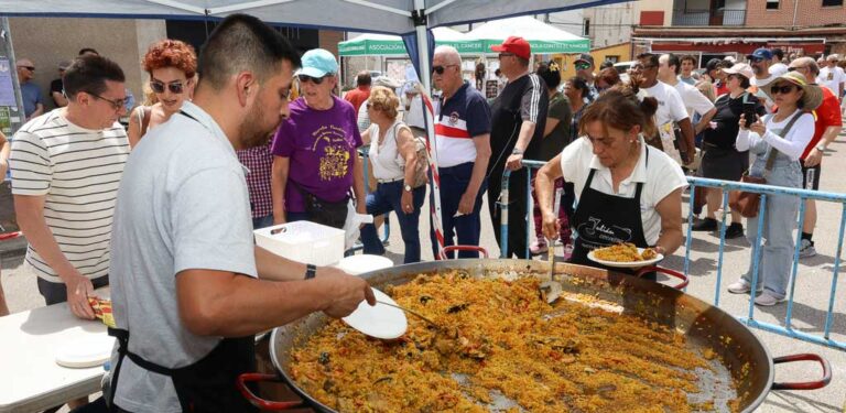 Seiscientas personas degustaron la paella de las fiestas del barrio de San Gil de Cuéllar