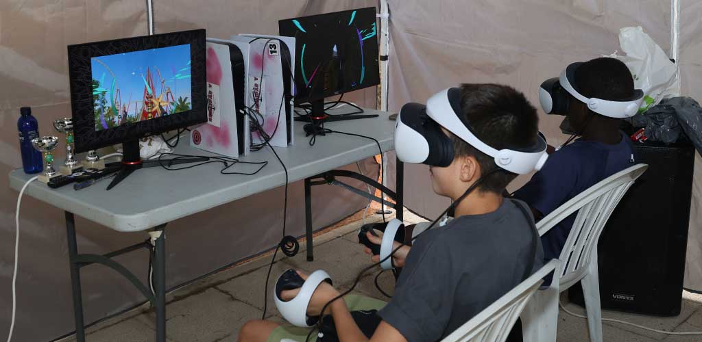 fiesta-juventud-realidad-virtual-2026-ES-GGG_1634 Realidad virtual en la Fiesta de la Juventud 2026 en los Paseos de San Francisco. | Foto: Gabriel Gómez |