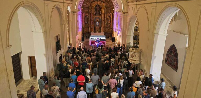 La música llenó todos los rincones del casco histórico de Cuéllar en la II Noche Blanca del Mudéjar