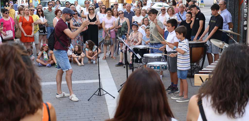 paseo-musical-escuela-musica-2026-ES-GGG_1718 Paseo Musical de la Escuela Municipal de Música Cecilio de Benito 2026. | Foto: Gabriel Gómez |