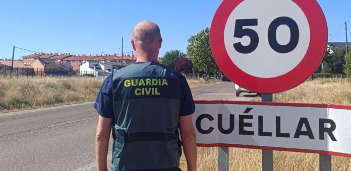 Guardia Civil en la entrada de Cuéllar. | Foto: Guardia Civil |
