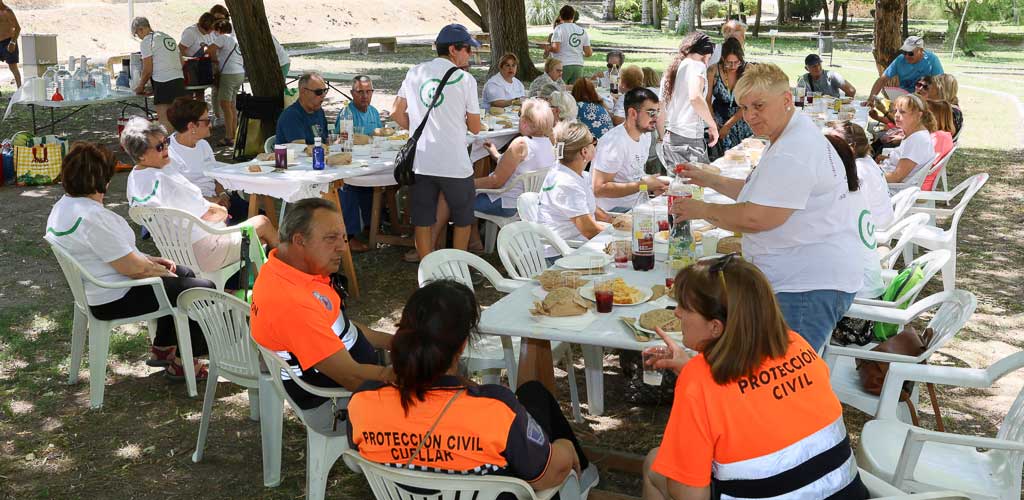 encuentro-voluntarios-cuellar-2026-ES-GGG_3349 Encuentro de voluntarios en el parque de la Huerta del Duque. | Foto: Gabriel Gómez |