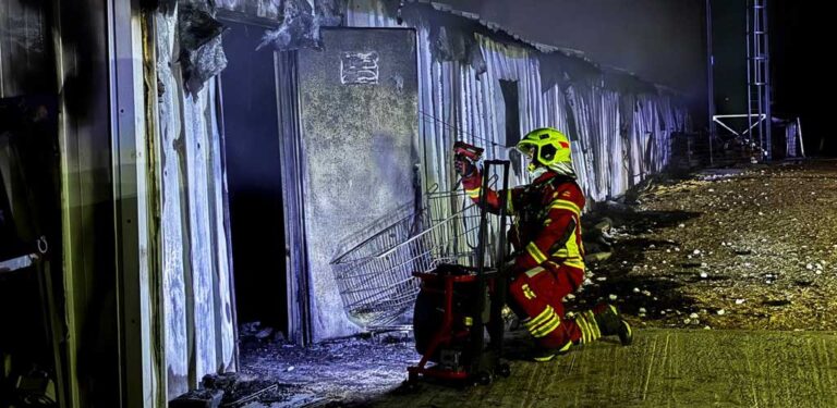 Arde una nave de conejos en Olombrada