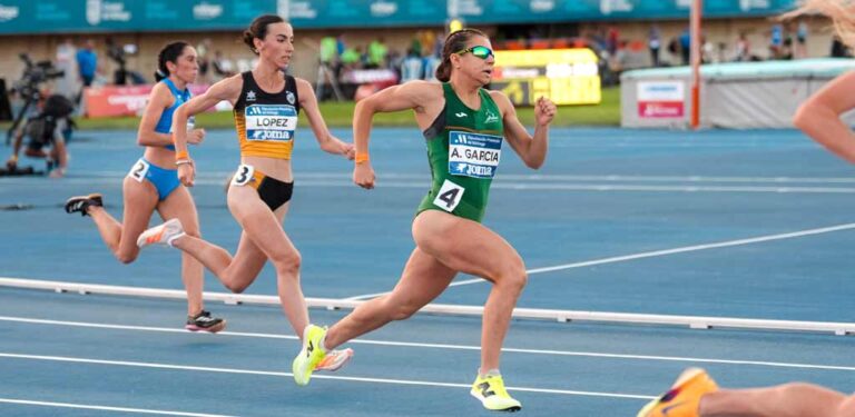 La cuellarana Ángela García cierra la mejor temporada de su carrera deportiva