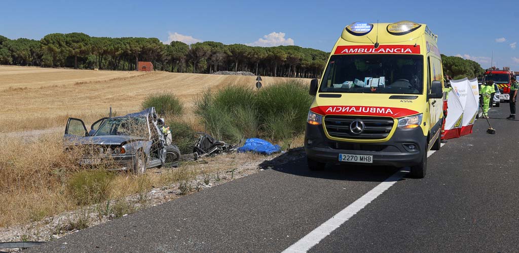 accidente-autovia-601-7-8-2026-ES-GGG_5602 Accidente en la autovía A-601, en el término municipal de San Cristóbal de Cuéllar entre un autobús y un coche en agosto de 2026. | Foto: Gabriel Gómez |