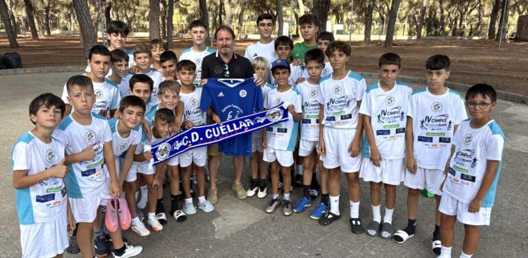 Convivencia y fútbol en la cuarta edición del Campus del Cuéllar Santa Teresa