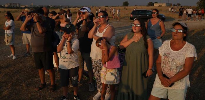 Eclipse solar total visto desde el paraje de Las Lomas, en Cuéllar. | Foto: Gabriel Gómez |