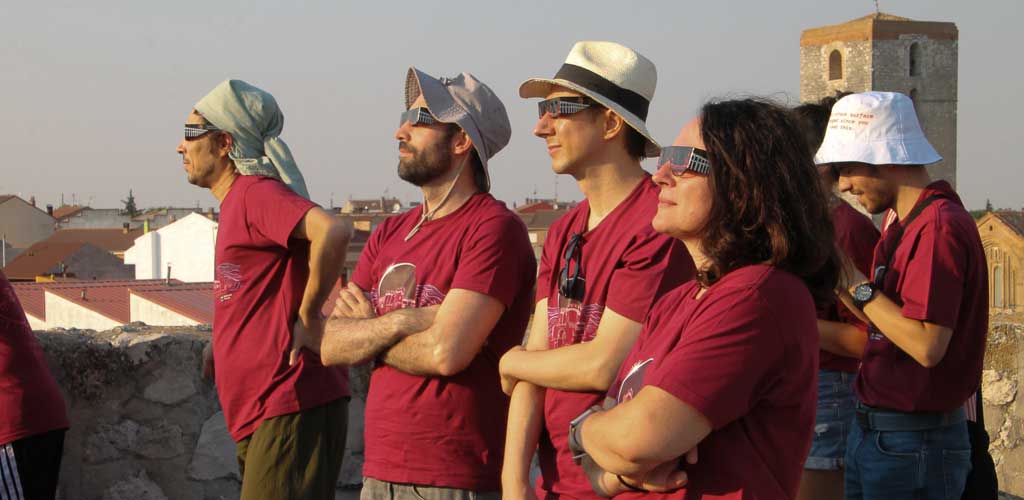 eclipse-solar-total-cuellar-2026-ES-NPM_7797 El colectivo Astronomía Cercana han seguido el eclipse total de sol de 2026 desde la muralla de Cuéllar. | Foto: Nuria Pascual |