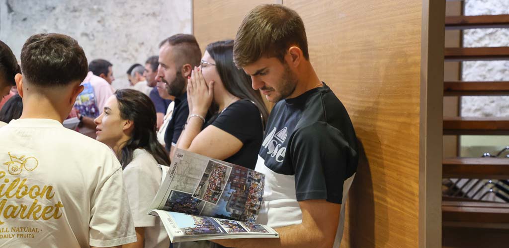 revista-trofeo-asociacion-encierros-cuellar-2026-ES-GGG_6567 Entrega del Trofeo a la Mejor Ganadería de los Encierros de Cuéllar 2026 y presentación de la revista resumen de las fiestas. | Foto: Gabriel Gómez |