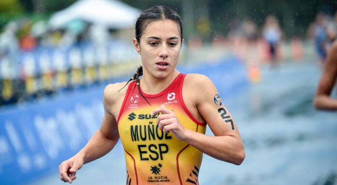 Marina Muñoz compitiendo en al Copa del Mundo de Triatlón. | Foto: World Triathlon |