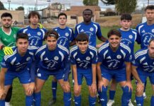 El CD Cuéllar sufre una abultada derrota ante el Sierra de la Mujer Muerta Once inicial del CD Cuéllar antes de su partido ante el CD Sierra de la Mujer Muerta. | Foto: CD Cuéllar |
